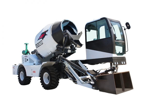 1.5m3全自動(dòng)上料攪拌車(chē)
